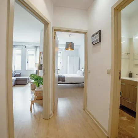 Alegria Flat Center With Elevator By Vacationy * Oporto